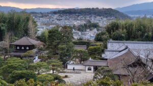 Kyoto Higashiyama Half-Day Itinerary (Ginkakuji Temple, Eikando Temple & Hidden Spots + No Crowd Tips)